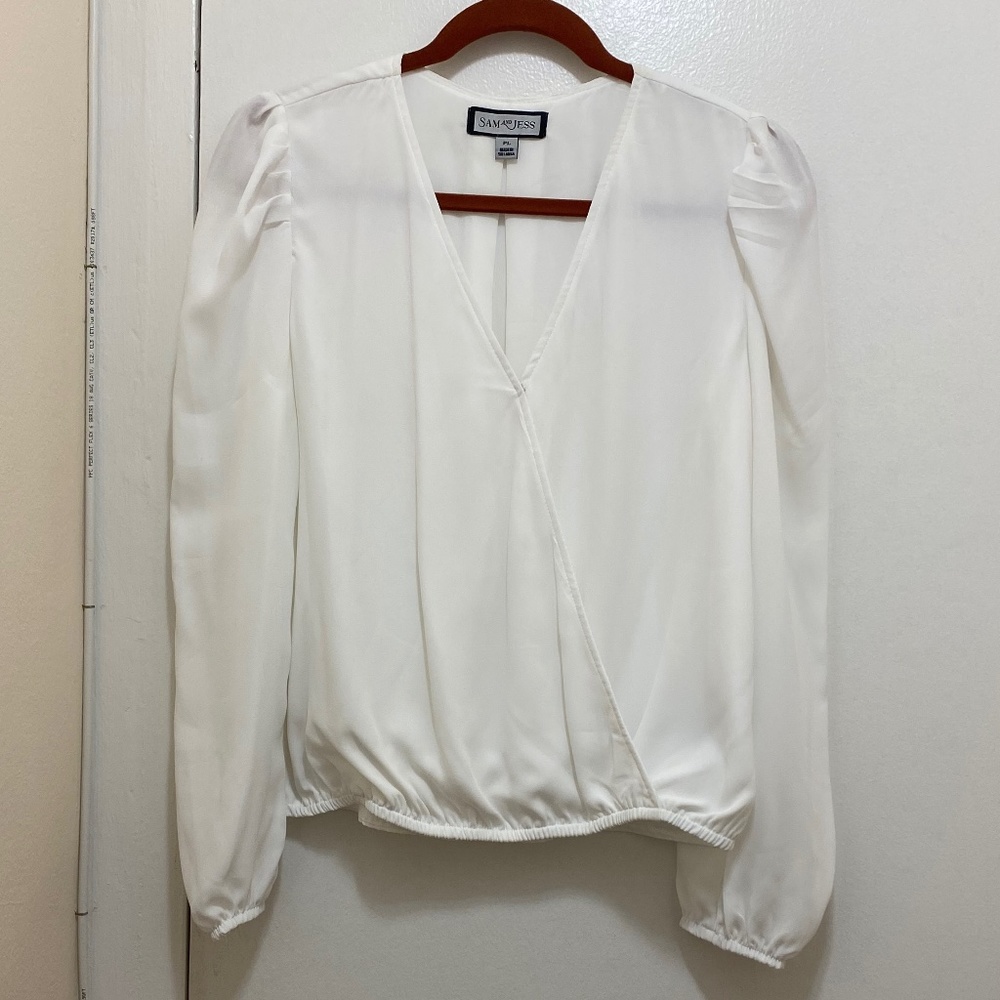 NWOT Sam And Jess ( J22-11 ) Surplice Puff - Sleeves Top Color Ivory Size P - Picture 3 of 6